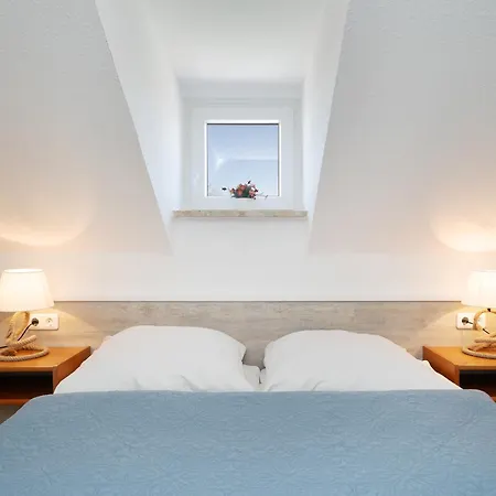 Muschelkrebs Mit Balkon Im Kaiserhof 3 Apartment