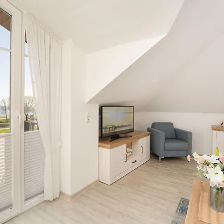 Muschelkrebs Mit Balkon Im Kaiserhof 3 Apartment Kellenhusen